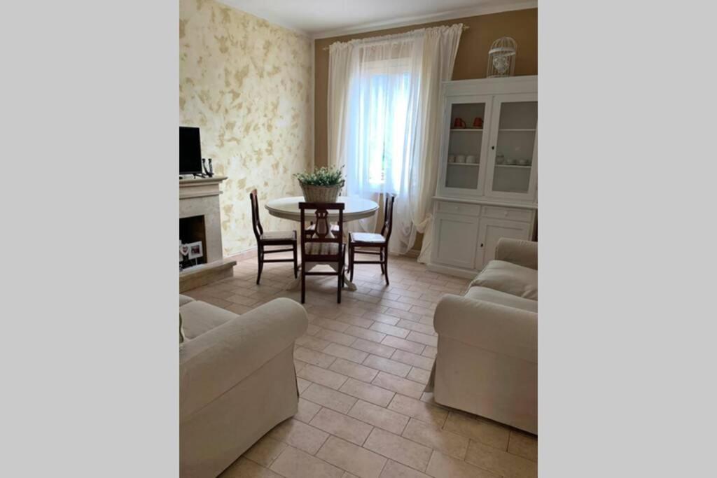 Casa Flea - Holiday Apartment With 2 Bedrooms Gualdo Tadino Zewnętrze zdjęcie